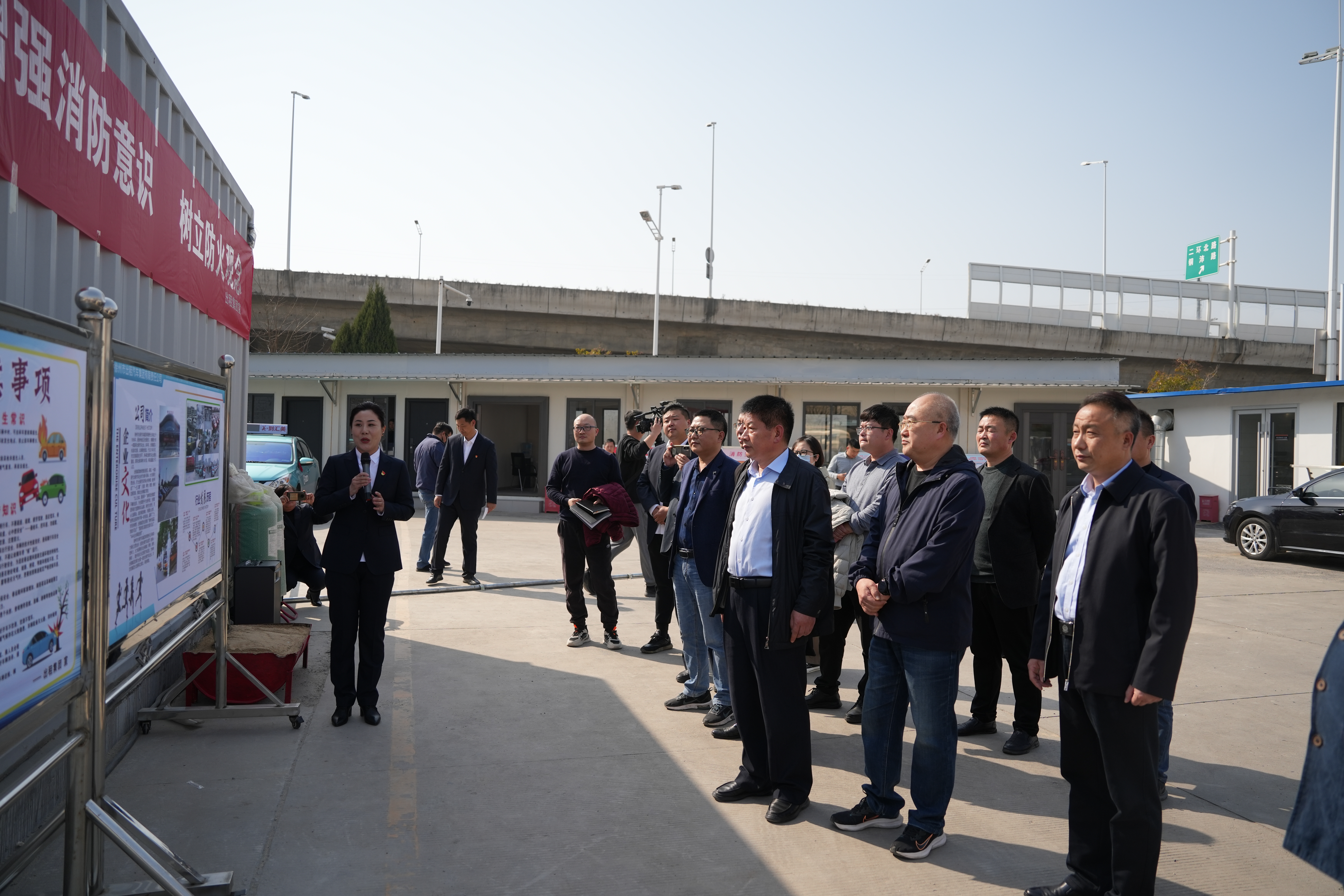 市国资系统推进市属国企清静治理智能化提升实质清静水平现场会在市出租集团盛大召开