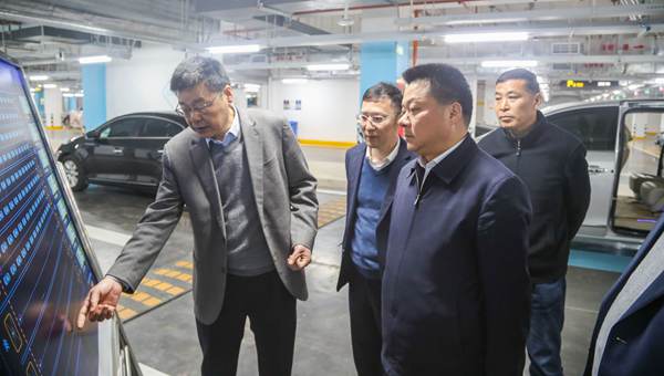 副市长王先正调研巅峰国际官网集团停车科技公司